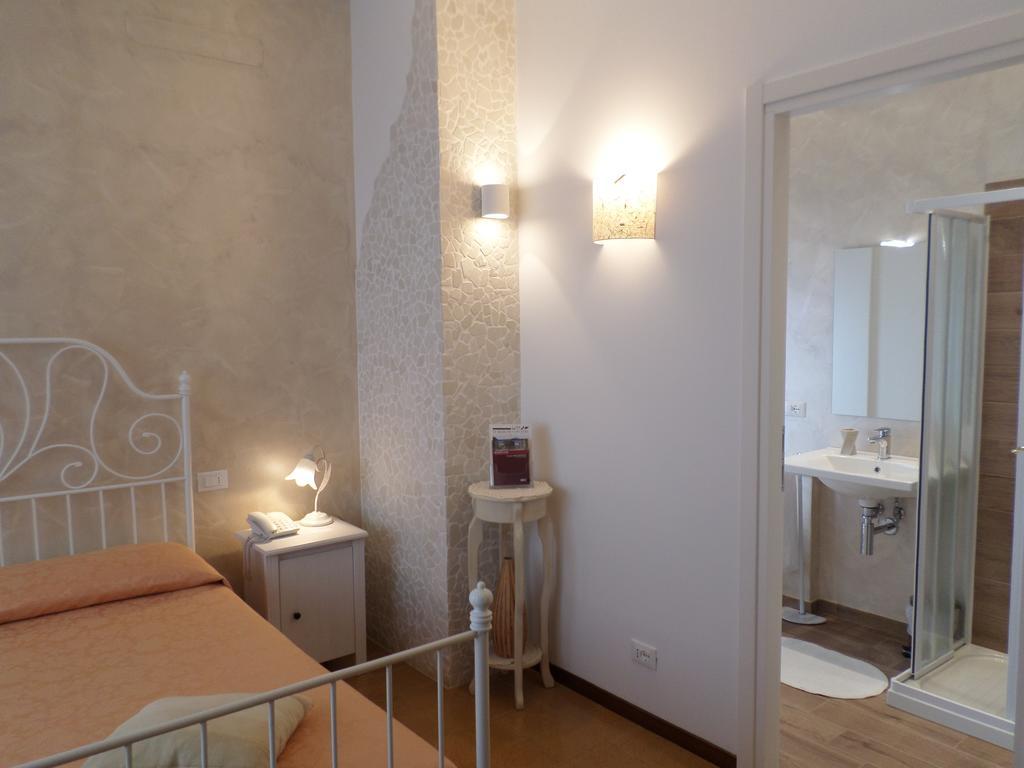 Bed And Breakfast " Il Tesoro Di Mario " 法尔科纳拉·玛里提马 外观 照片