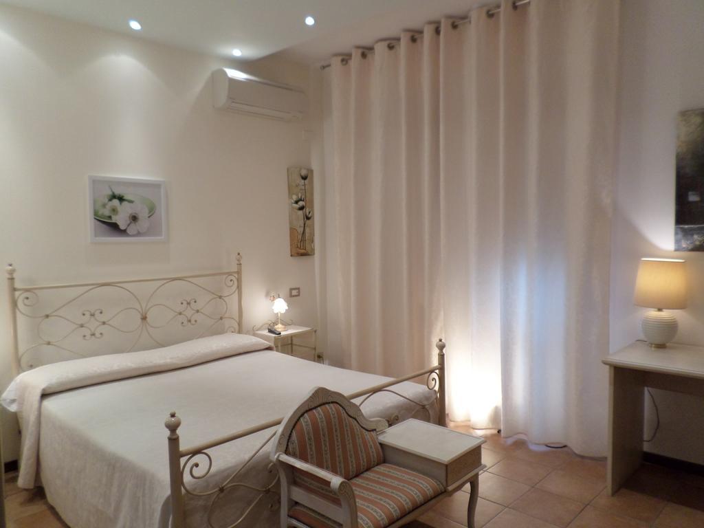 Bed And Breakfast " Il Tesoro Di Mario " 法尔科纳拉·玛里提马 外观 照片